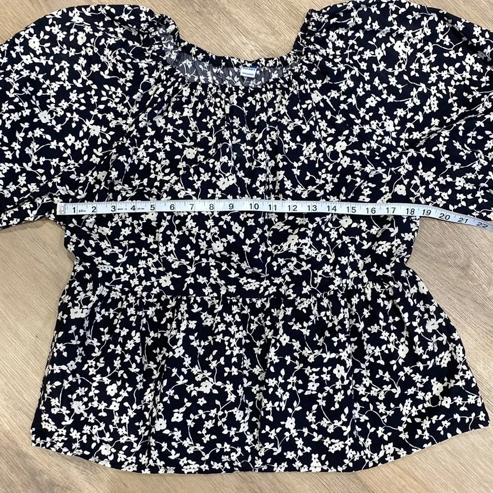 Old Navy Floral Puff Sleeve Babydoll Top - Picture 10 of 11